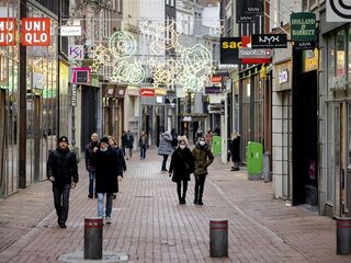 Verwarring over nieuwe coronaregels: winkels wel open voor pakketservice?