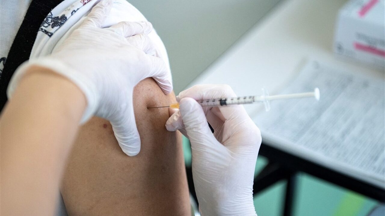 GGD Nieuwegein deelt honderden vaccinaties uit na stroomstoring FunX.nl