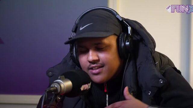 Dikke komt met zware bars tijdens sessie bij Yous!