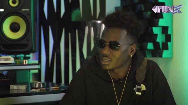 Knaller bij luistersessie 'Zonder Moeder Zonder Vader': "Ik ben nog steeds niet gelukkig"