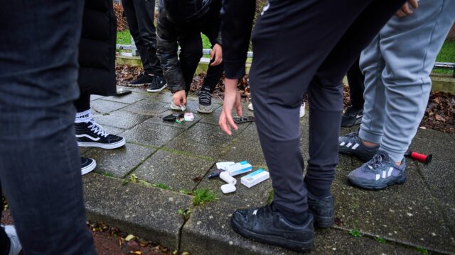 Op pad met vrienden levert je in Almere nu een boete op
