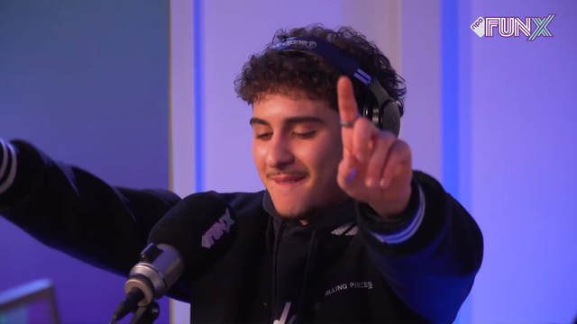 Cristian D gaat hard met zijn hit 'Amsterdam' in de FunX-studio