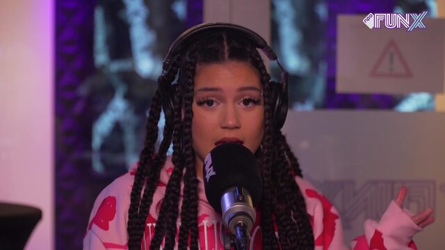 Sara Ciara komt met zomerse r&b-vibes in de studio bij Yous