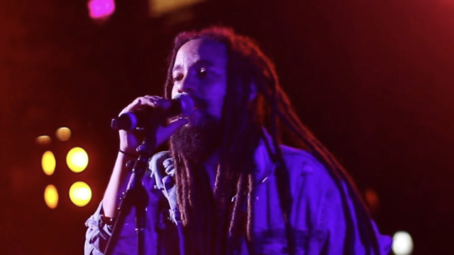 Reggaezanger Jo Mersa (31), kleinzoon van Bob Marley, overleden in auto