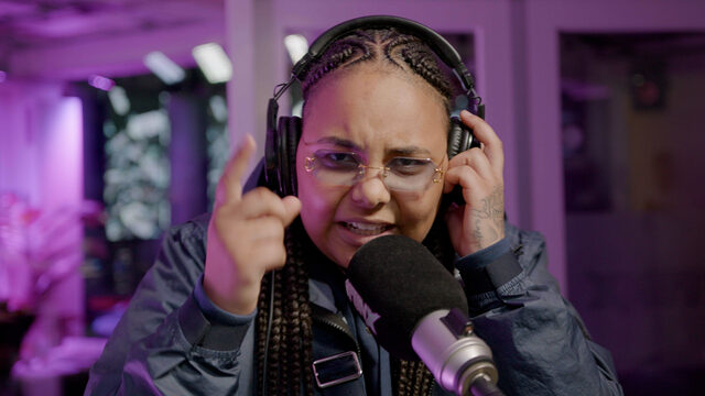 Niva vertelt eerlijk verhaal tijdens krachtige sessie bij Yous!