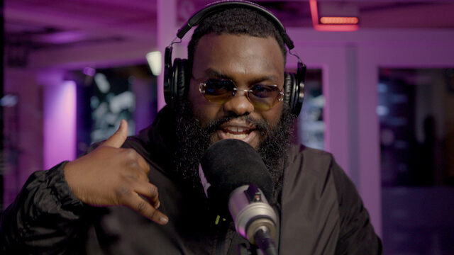 Jordymone9 doet z'n ding tijdens sessie bij Yous!