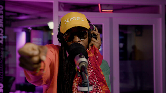 Rasta G brengt dancehallvibes naar de FunX-studio