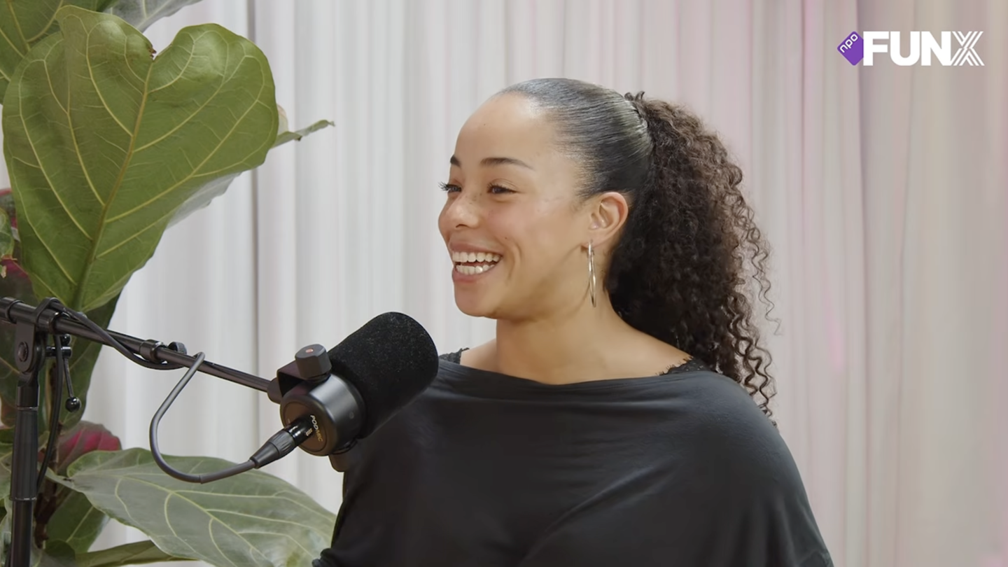 'Kruidvat-baddie' Aïsha pakte eetstoornis aan door voorbeeldrol: "Jonge meiden kijken mijn video's"