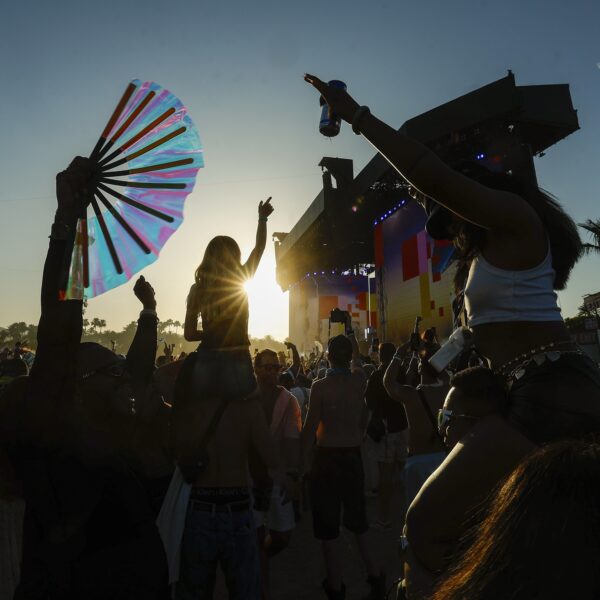 Fraude-expert Marco waarschuwt voor festivalticketscams: "Scammers spelen in op jouw gretigheid"