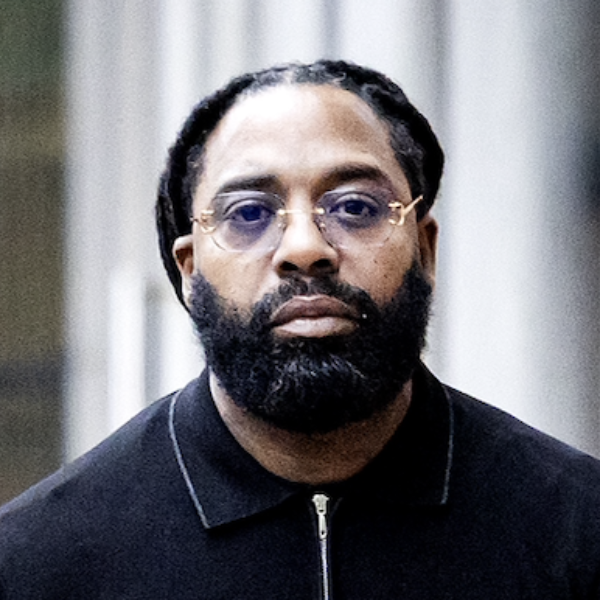 Kempi reageert op emotionele wending in rechtszaak: “Namens kind spreken gaat te ver”