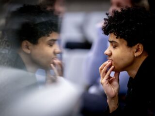 Jason Bhugwandass verloor zes vrienden tijdens strijd met jeugdzorg: "Ik ben geen professional, maar een slachtoffer"