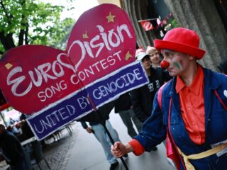 Nederland doet toch niet mee aan het Songfestival: “Ze noemen het nog steeds geen genocide”