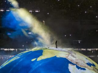 Joodse organisatie CJO stapt naar rechter om Kanye West-concerten in Nederland te verbieden
