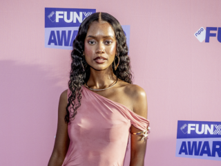 Naiza is de allereerste vrouwelijke winnaar voor 'Best Content Creator'