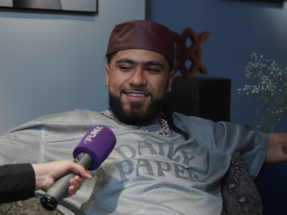 ElGrandeToto schakelt tussen talen in muziek: “Sommige dingen kun je het beste in het Arabisch zeggen”