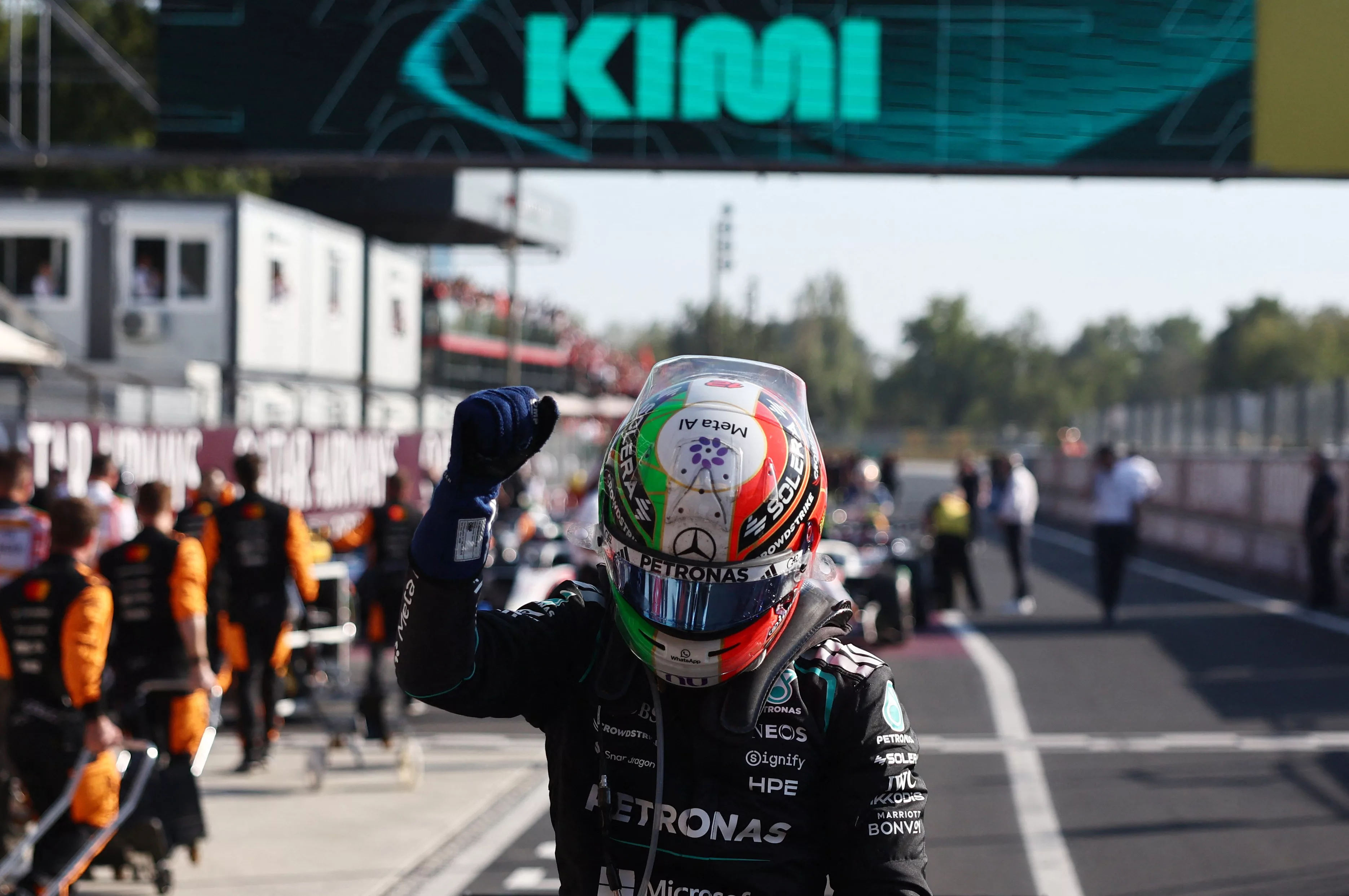Antonelli eerste Italiaan sinds 1966 die GP Italië wint, Verstappen op podium: 'Fenomenaal'