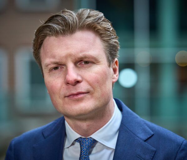 Brekelmans (VVD): 'Europese reactie op aanval VS in Iran had steviger gekund'