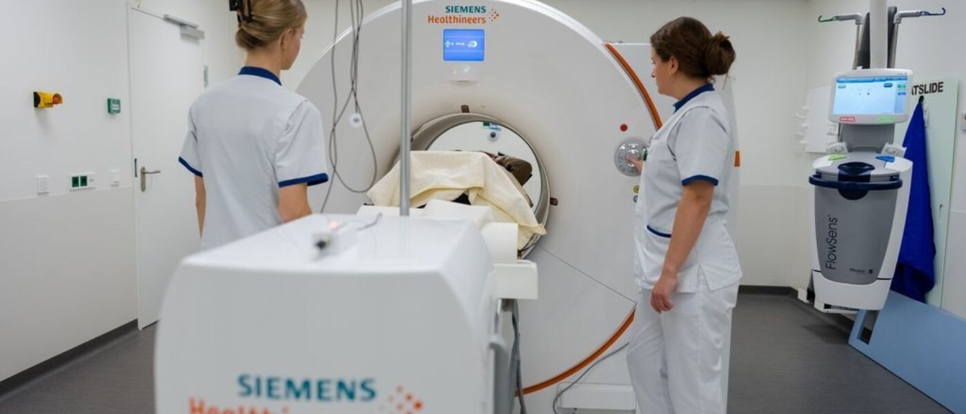 Nederlandse oncoloog wint belangrijke prijs voor onderzoek naar kanker | NPO Radio 1