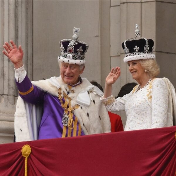 Podcast De Dag: Charles en Camilla, de nabeschouwing