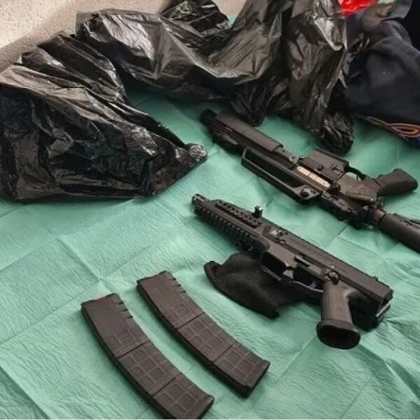 'Godmother of Amsterdam' is haar naam in de drugswereld, maar wie is Aura C.?