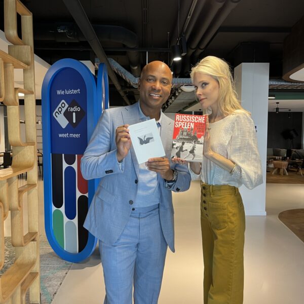 'Russische Spelen' en 'Rouw' zijn de NPO Radio 1 Non-Fictie Boeken van de Maand van deze zomer