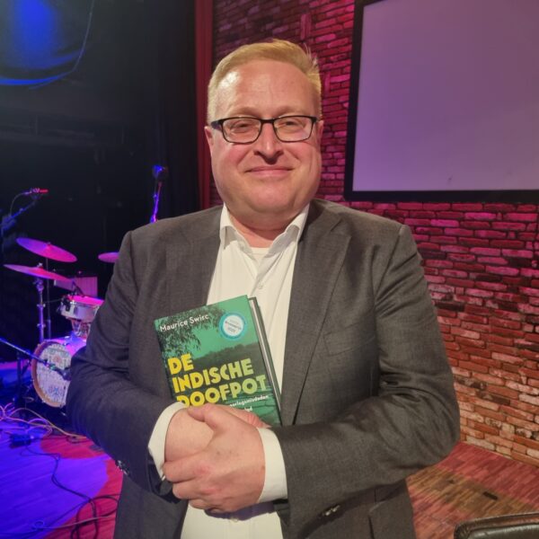 Maurice Swirc wint Brusseprijs voor beste journalistieke boek
