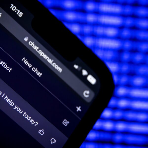 Oproep oud-Kamerleden, schrijvers en wetenschappers: 'Pak regie over kunstmatige intelligentie'