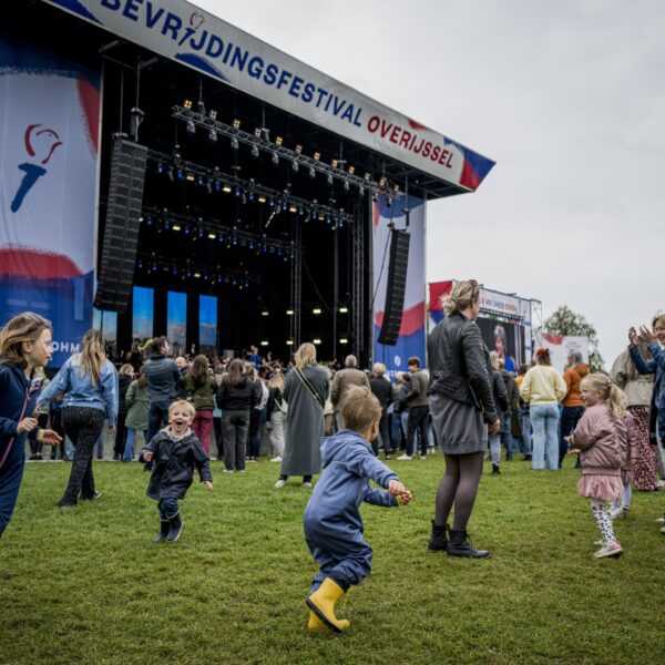 Met z'n allen ieder jaar op 5 mei vrij? 'Geef het dan écht betekenis'