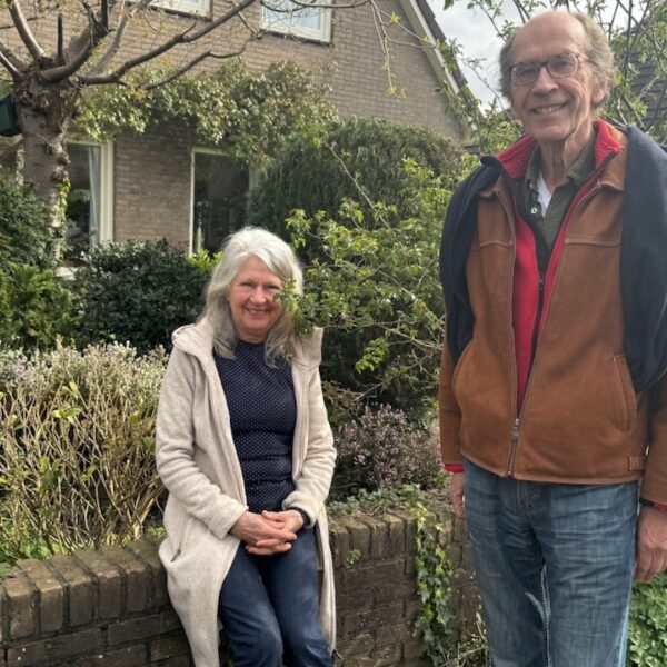 Natuurlijk tuinieren zonder boze blikken: groene buren houden wel van een 'rommelige' tuin