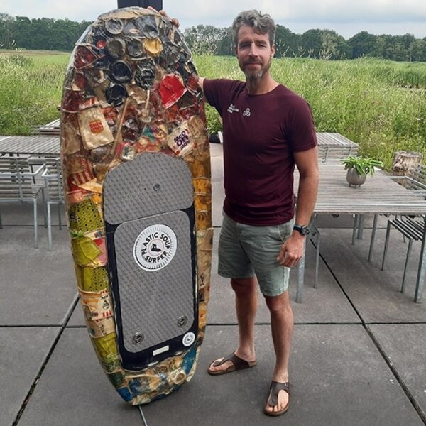 Plastic Soup Surfer: veel Brits afval spoelt aan in Noorwegen