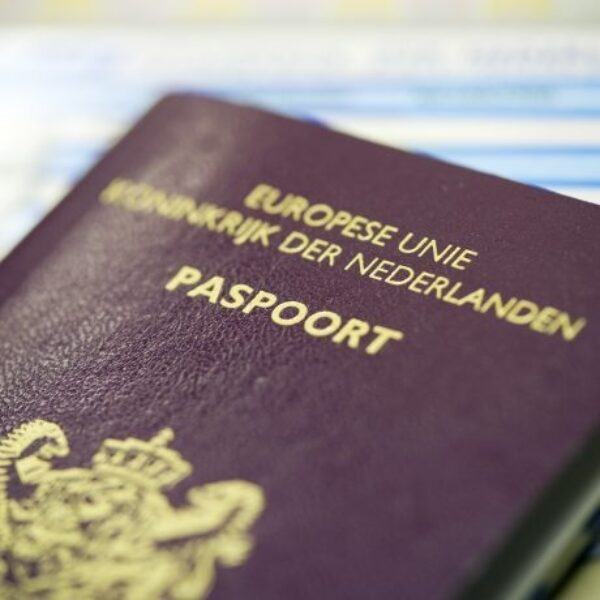 Kan je je achternaam laten wijzigen als die hetzelfde is als een bekende crimineel?