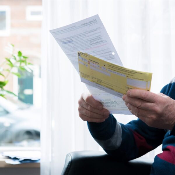 2,5 miljoen Nederlanders zijn laaggeletterd: 'Je komt niet mee in de samenleving'