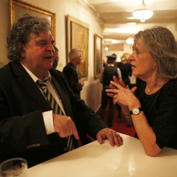 Podcast De Dag: Drie boekentips van drie generaties schrijvers