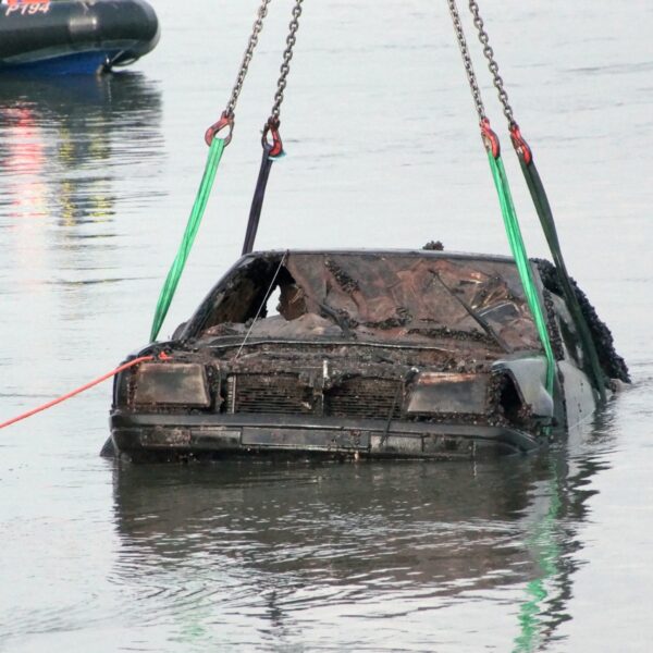 Politie wil meer autowrakken optakelen om misdrijven op te lossen: 'In het allerergste geval zit er nog iemand in de kofferbak'