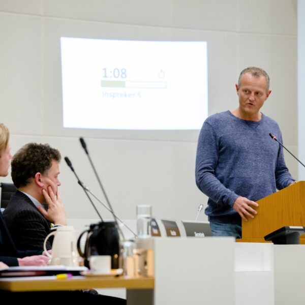 'Burgerberaden? Gevestigde orde moet juist minder macht krijgen'