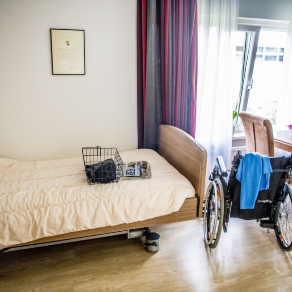 Wat kan het nieuwe kabinet leren van het verleden om de stijgende zorgkosten tegen te gaan?