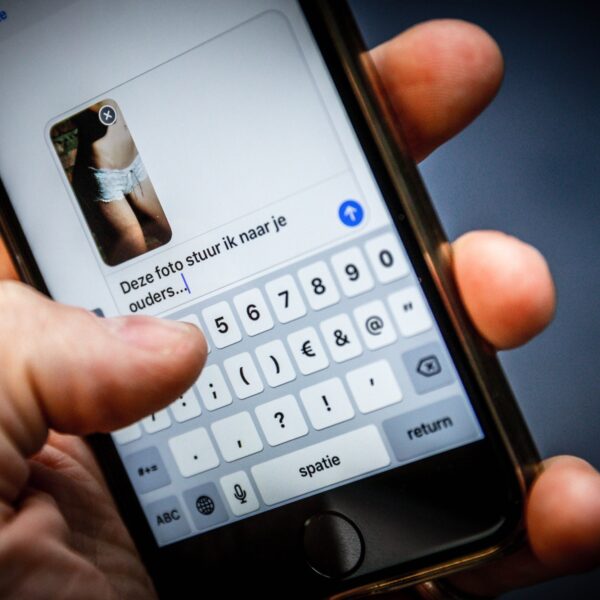 Dagelijks tientallen jongeren slachtoffer van sextortion: 'Praat met je kinderen over social media'
