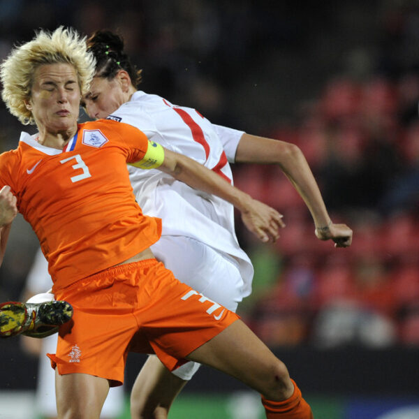 Voormalig profvoetballer: 'Ik maak me echt zorgen over de gevolgen van koppen'