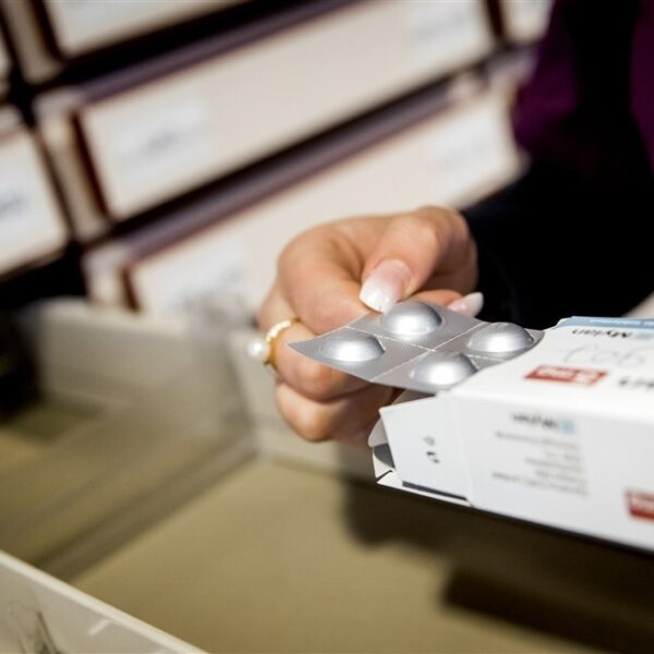 Online naar de dokter? 'Voorkom dat verslaafden medicijnen shoppen'