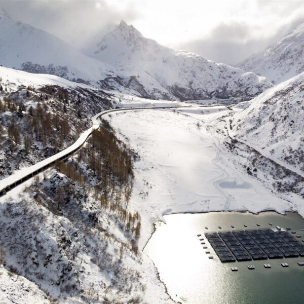 Zwitserse zonnepanelen zaaien verdeeldheid in de bergen