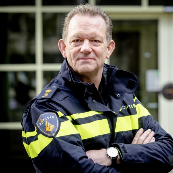 Politiechef Rotterdam Westerbeke: 'Explosie Capelle aan den IJssel geen verband met eerdere aanslagen Rotterdam'