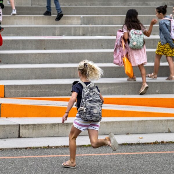 Kinderen rondom basisscholen geronseld door criminelen