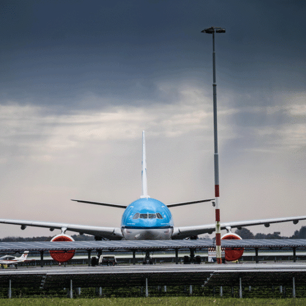 Groningen Airport komt met eerste ‘ground power unit’ op waterstof: ‘Schiphol heeft ook belangstelling’