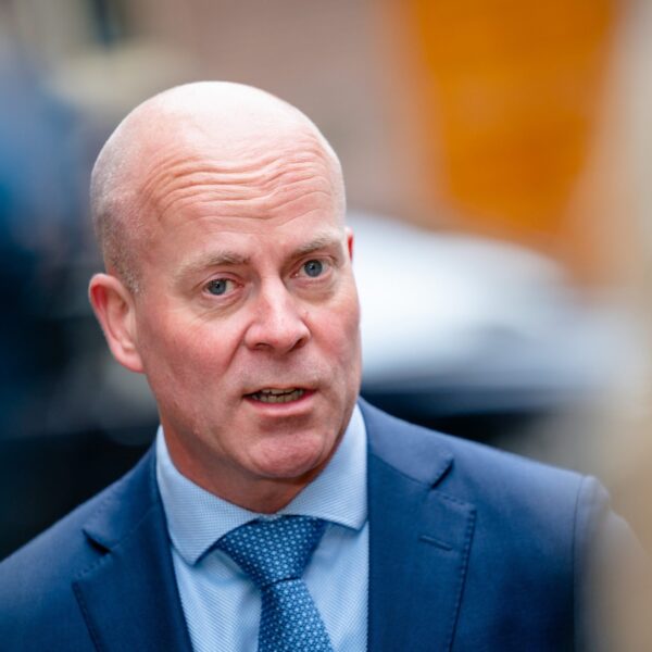 Knops, voorzitter NIVD, waarschuwt: ‘Defensie-industrie niet klaar voor nog een conflict’