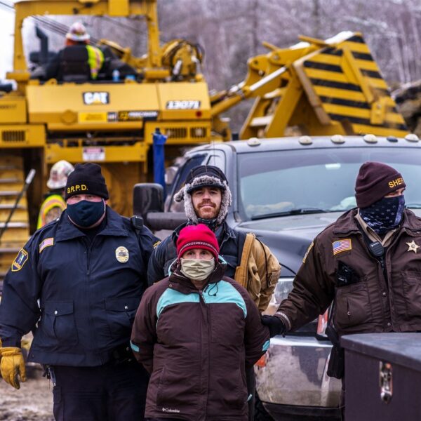 Fossiele lobby bemoeide zich met strengere wetten tegen klimaatactivisten