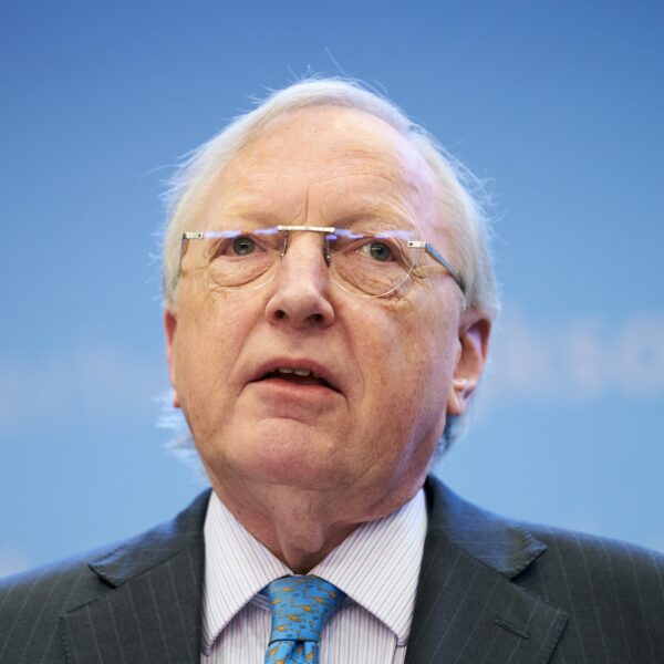 Oud-topambtenaar Joustra (VVD): 'Stikstofwet doordrukken heeft weinig nut'