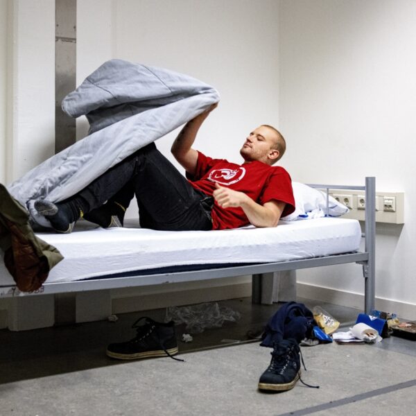 Als dakloze proberen een huis te vinden: 'Bij één woning staat 700 man, je maakt geen schijn van kans'