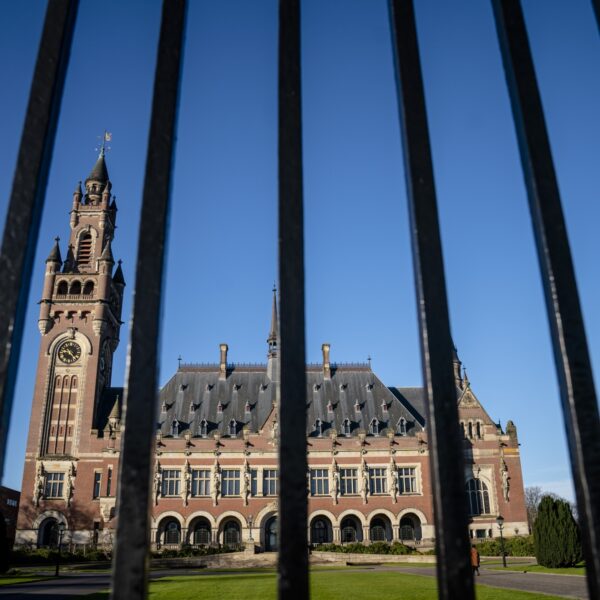 Syrië verschijnt voor de rechter: 'Belangrijke stap om te laten zien dat we het niet vergeten zijn'