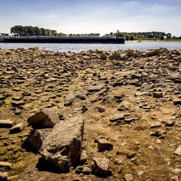 Dreigend drinkwatertekort: 'We zijn minder zuinig geworden'