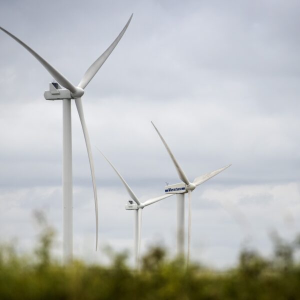 Artsen luiden noodklok vanwege gezondheidsproblemen omwonenden van windturbines